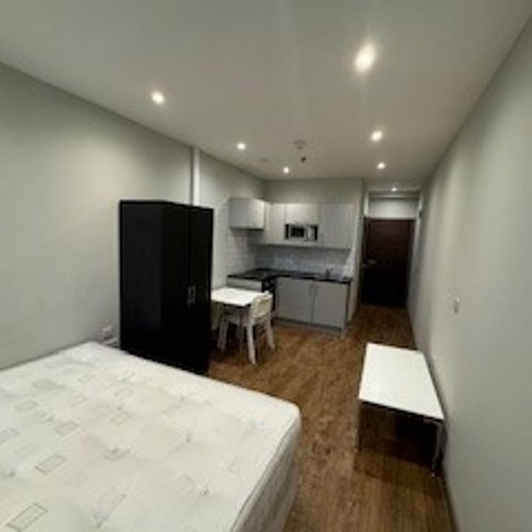 1 bedroom property to rent - Photo 1