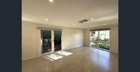 Newly Renovated Comfortable Family Home - Photo 3