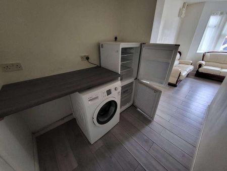 Crawley Road, Luton, LU1 - Photo 3