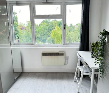 Room in a Shared Flat, Walm Lane, NW2 - Photo 3