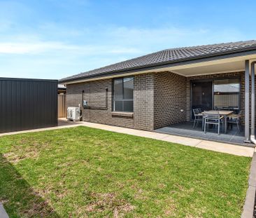 Stunning executive home - Photo 4