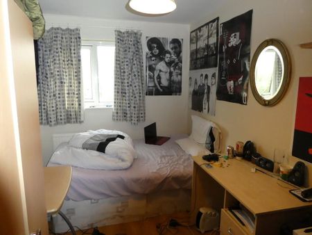 5 bedroom semi-detached house to rent - Photo 5