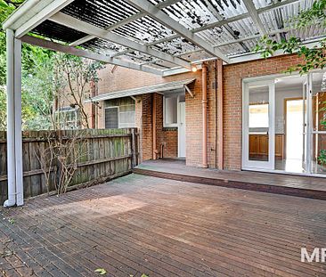 2/22 Brenbeal Street, Balwyn - Photo 3