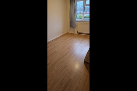 3 Bed Semi-Detached House, William Bristow Road, CV3 - Photo 5