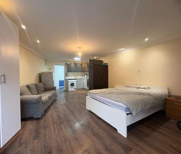 Studio to rent - Photo 5