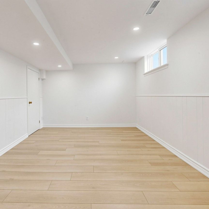 For Lease - 1469 Brentano Boulevard, Mississauga, Ontario - Photo 1