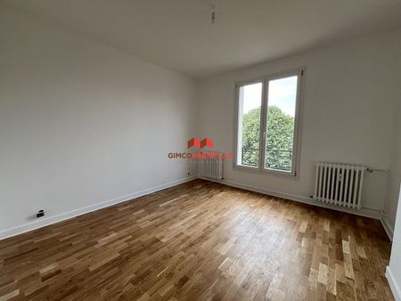 Location Appartement 4 pièces 141m² - Photo 4
