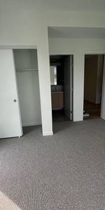 Bright, New 2 Bedroom Corner Condo - Photo 4