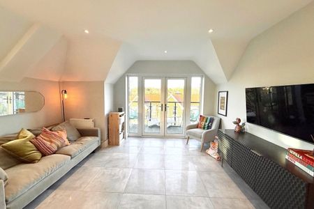 Bushey Hall Road, BUSHEY - Photo 3