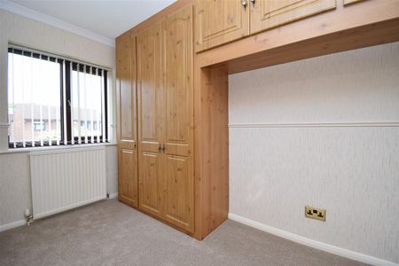 The Hawthorns, Ossett - Photo 3