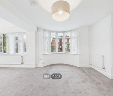 4 bedroom detached house to rent - Photo 2