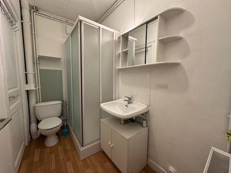 Location Appartement 3 pièces 65m² CHERBOURG-EN-COTENTIN 50100 - Photo 5