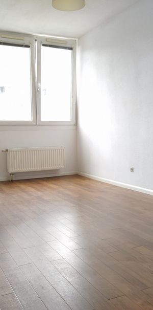 Un lumineux studio en très bon état général Esplanade / rue de Stuttgart - Photo 1