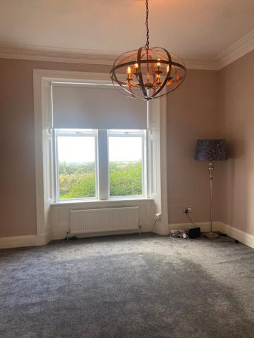 3 bedroom flat to rent - Photo 3