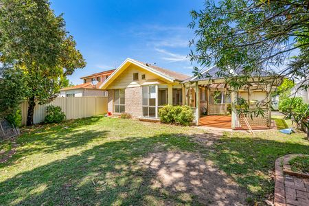 Family Home in a Prime Glenwood Location - Photo 4