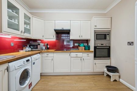 2 bedroom retirement property to rent - Photo 4