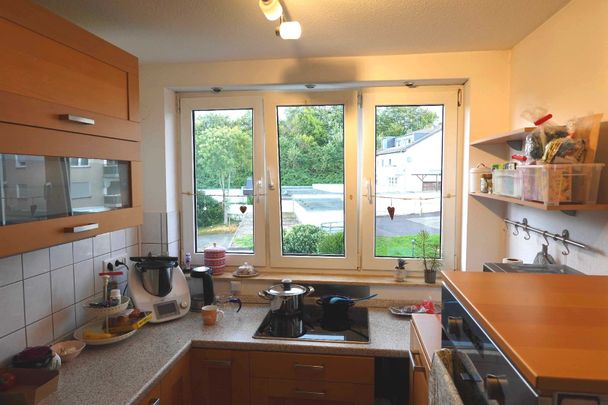 NUR MIT GÜLTIGEM WBS! 2-Zimmerwohnung mit Dachbalkon in Lützenkirchen! - Photo 1