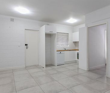 Low-Maintenance Living in Glenside - Photo 2