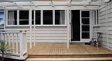 a bungalow home in a prime location - Photo 1