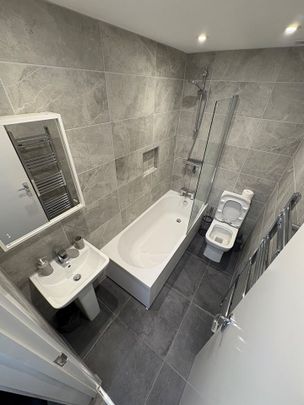 Room in a Shared House, Bridgman Grove, BS34 - Photo 1