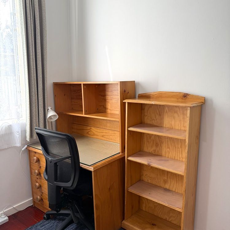 3-bedroom shared house, Windsor Grove - Photo 1