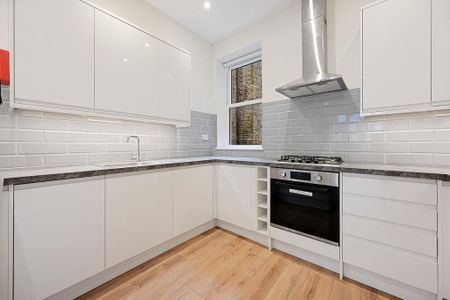 4 bedroom flat to rent - Photo 4
