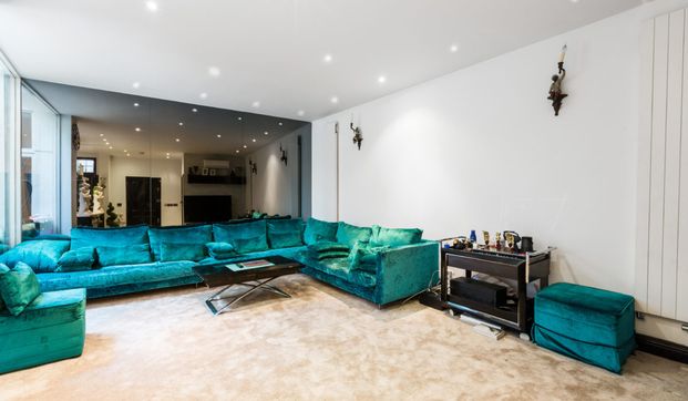 Rabbitt Row, Kensington, London, W8 - Photo 1