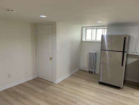 For Lease - 1342 Pape Avenue Unit# Unit G, Toronto, Ontario - Photo 4