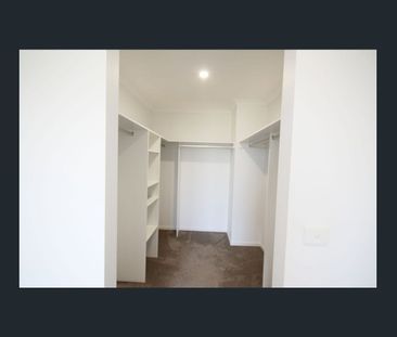 Charming 3-Bedroom property with Modern Comforts - Photo 5