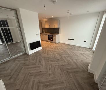 Studio to rent - Photo 3