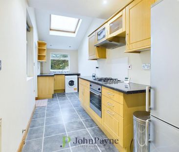 3 bedroom terraced house to rent - Photo 6
