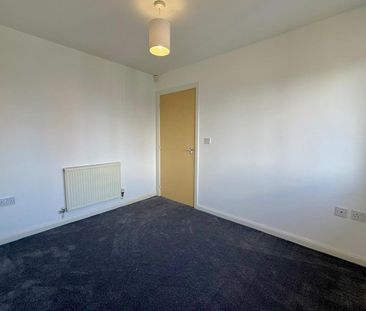 Bell End, Rowley Regis, West Midlands - Photo 4