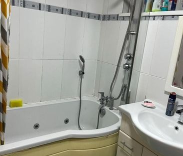 Room in a Shared House, Westmorland Close, E12 - Photo 6