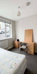 Baxter Street, Brighton - LOVELY STUDENT PROPERTY - Photo 4