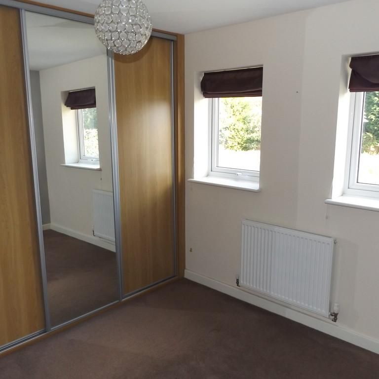2 bedroom townhouse to rent - Photo 1