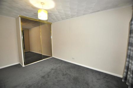 2 bedroom semi-detached bungalow to rent - Photo 4