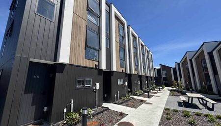 3 Bedroom in Riccarton - Photo 3