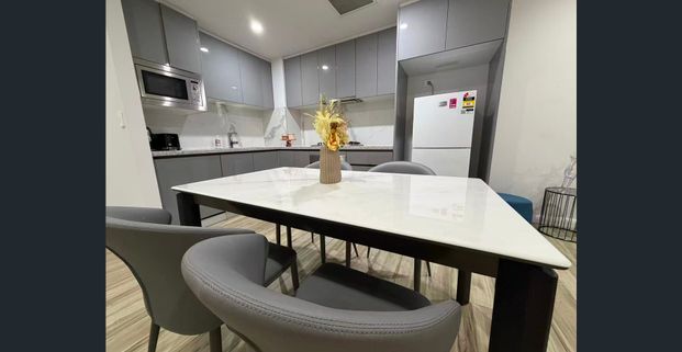 Modern 2BR Retreat by Sydney Olympic Park - Photo 1