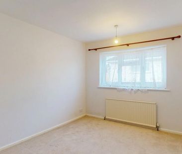 3 bedroom detached bungalow to rent - Photo 4