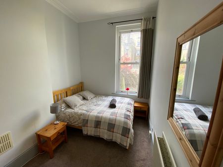 2 Bed Flat, Royal Park, BS8 - Photo 3