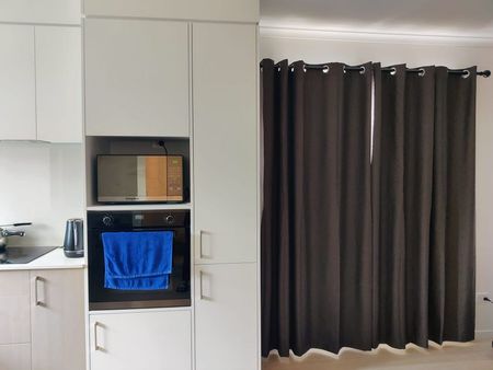 Brand New 3-bedroom 2 bathroom - Photo 2