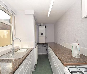 2 bedroom terraced house to rent - Photo 3