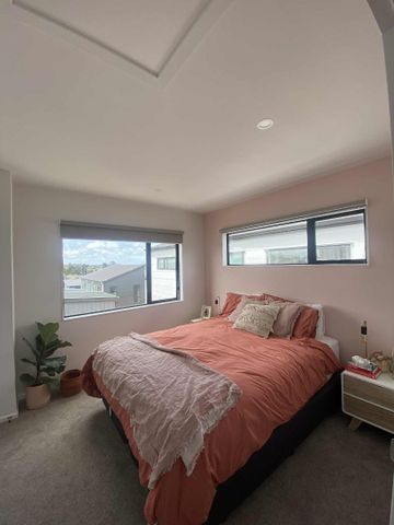 Stylish 3-Bedroom 2.5 bathroom plus a study in Prime Westgate Location - Photo 5