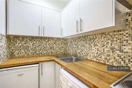 Studio to rent - Photo 4