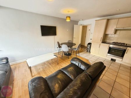 Castle Boulevard, Lenton, England - Photo 4