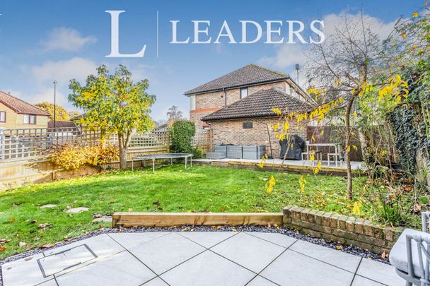 4 bedroom house to rent Elwood Close, RH15 - Photo 1