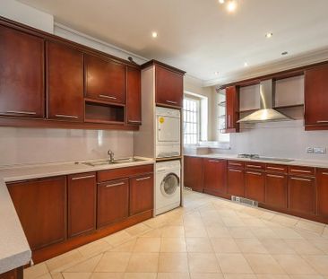4 bedroom flat to rent - Photo 5