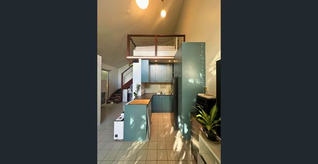 Stylish Loft Apartment in the Heart of Paddington - Photo 1