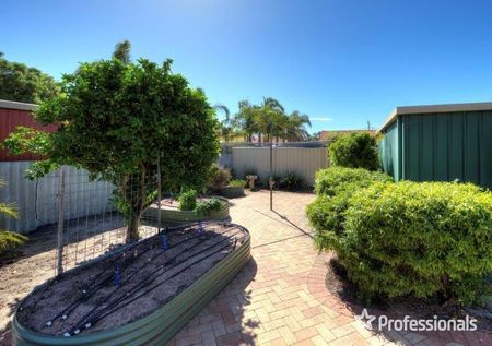 53 Cedar Way, Forrestfield WA 6058 - Photo 5