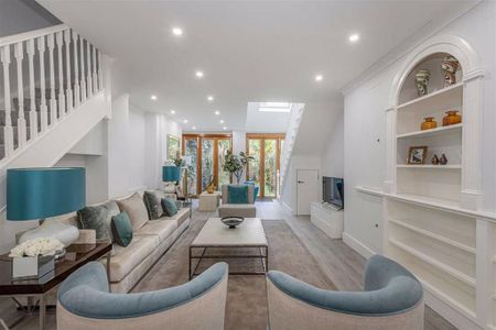 4 bedroom semi-detached house to rent - Photo 2